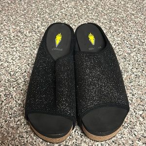 Volatile Woman’s 7 Slides